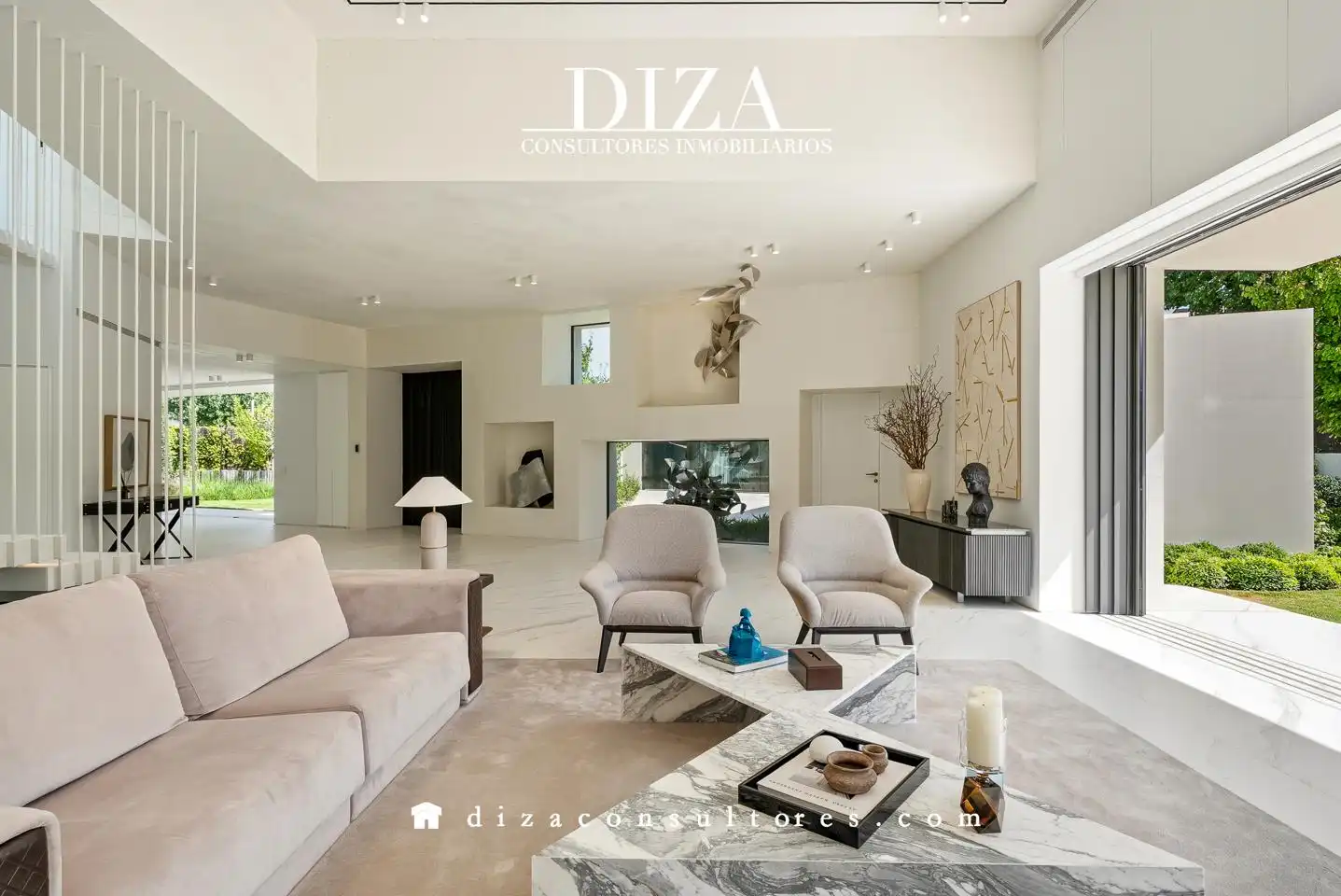 Sala de estar de Casa o chalet en venta en Pozuelo de Alarcón con Aire acondicionado, Calefacción y Jardín privado