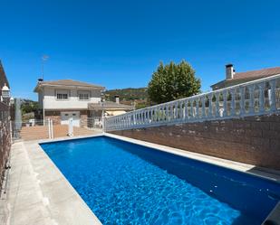 Swimming pool of House or chalet for sale in Fuentenovilla  with Air Conditioner and Swimming Pool