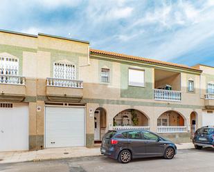 Vista exterior de Casa o xalet en venda en Vícar amb Terrassa