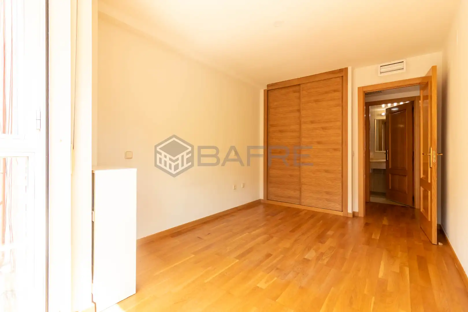 Flat for rent in Madrid  with Air Conditioner and Parquet flooring