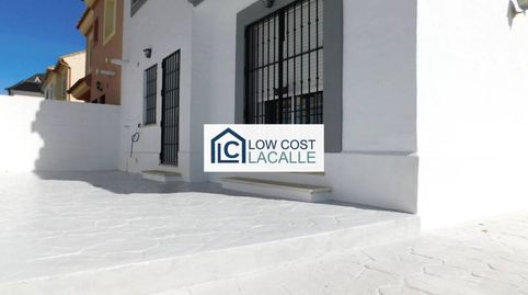 LOWCOST LACALLE PRESENTA EN EXCLUSIVA AMPLIA VIVIENDA EN ROTA A SOLO 5 MINUTOS DE LA PLAYA