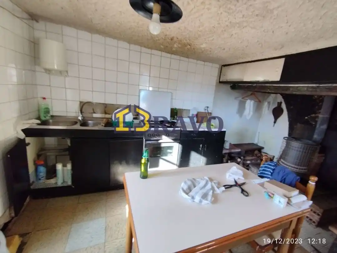 Cuina de Casa o xalet en venda en Valle de Losa amb Calefacció