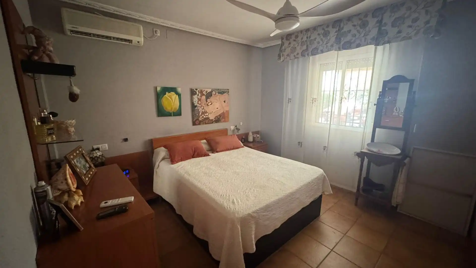 Schlafzimmer von Haus oder Chalet zum Verkauf in Córdoba mit Klimaanlage und Schwimmbad