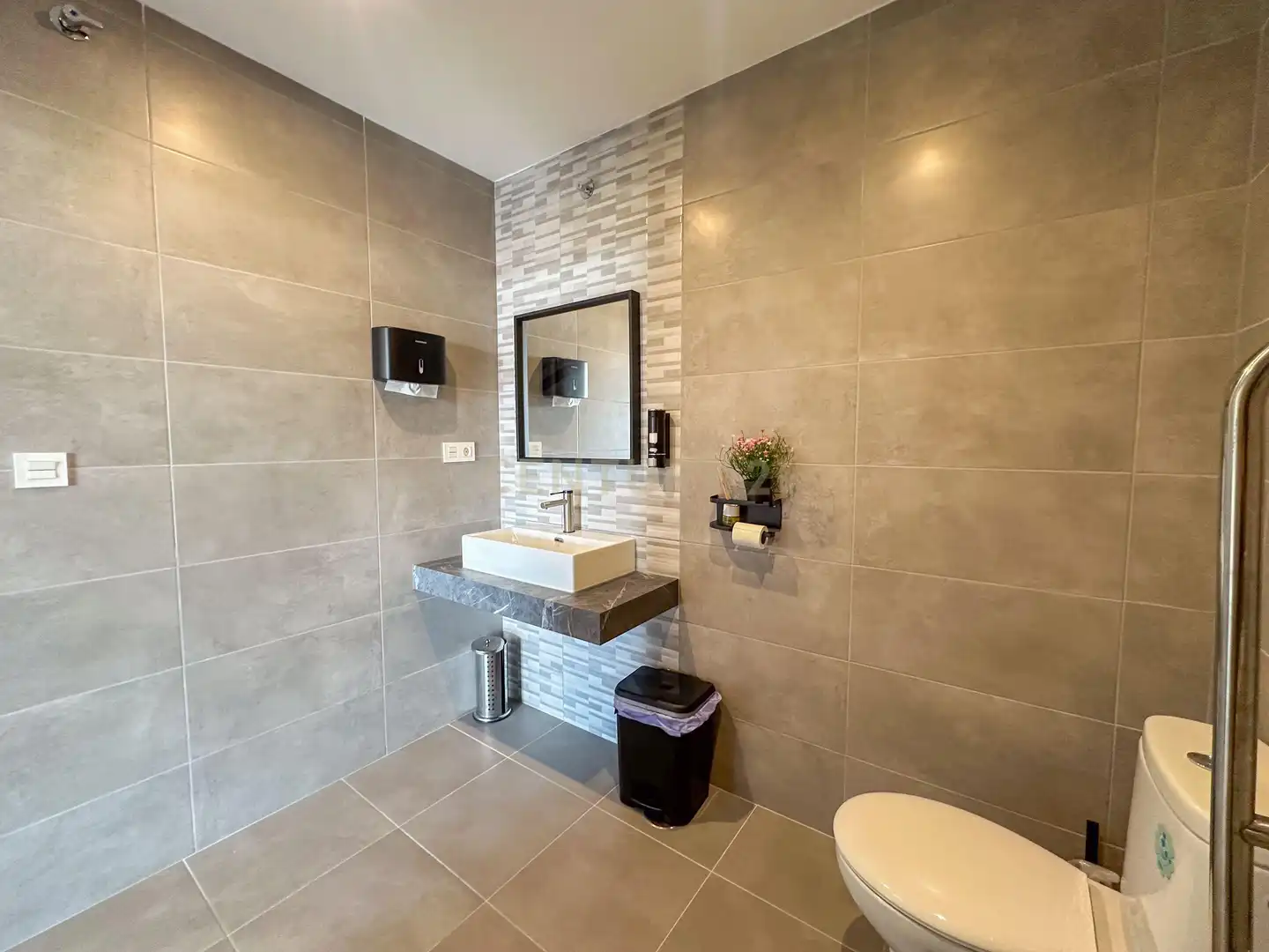 Bathroom of Commercial properties for transfer in Fuengirola