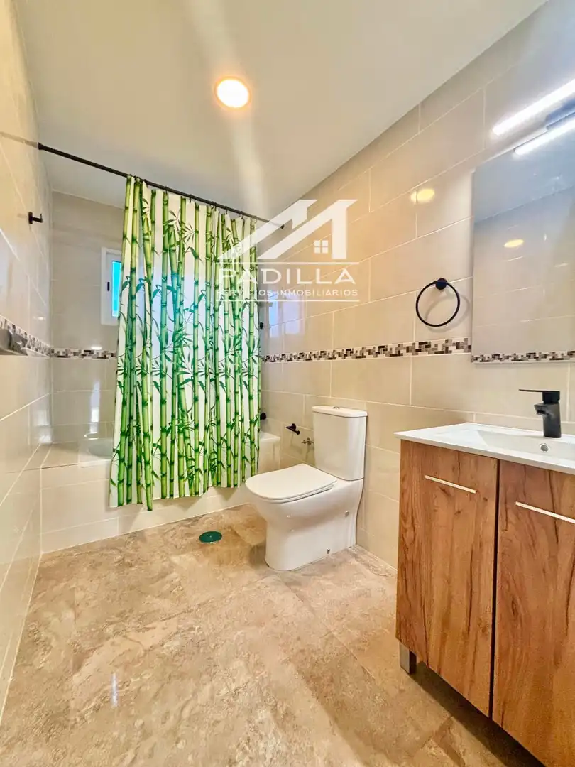 Baño de Casa adosada en venta en El Viso de San Juan con Calefacción