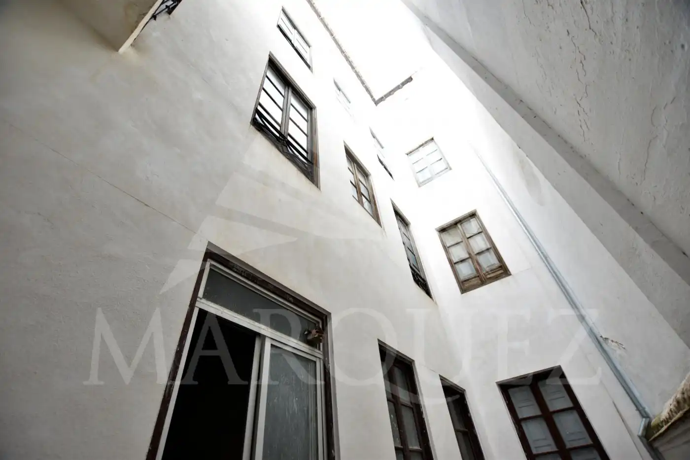 Außenansicht von Gebäude zum Verkauf in Granada