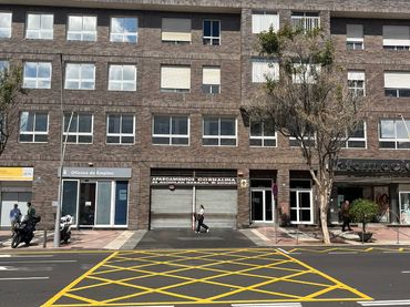 Individual con ascensor en venta en Calle Tome Cano 10