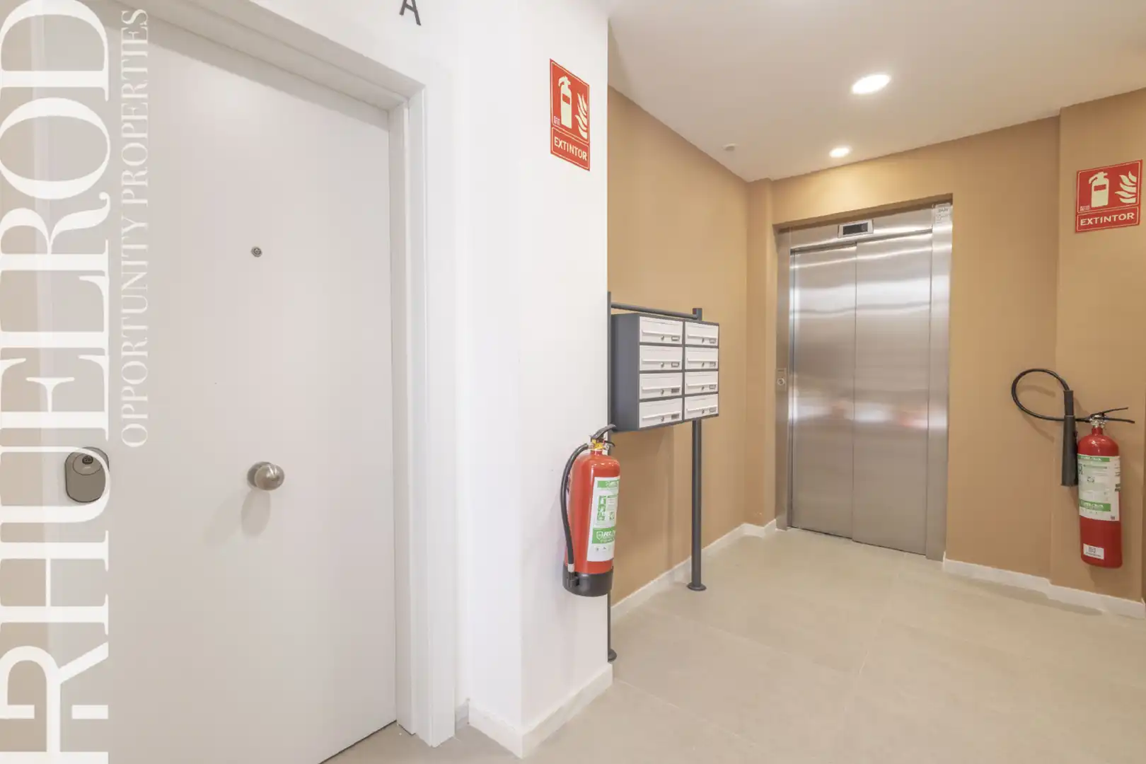 Maisonette zum Verkauf in Badalona mit Klimaanlage, Heizung und Parkett