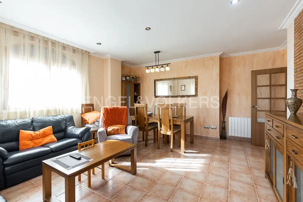 Sala de estar de Casa o chalet en venta en Náquera con Aire acondicionado, Calefacción y Jardín privado