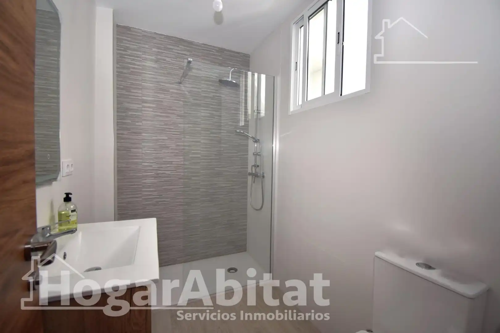 Baño de Piso en venta en Catarroja con Aire acondicionado, Calefacción y Terraza