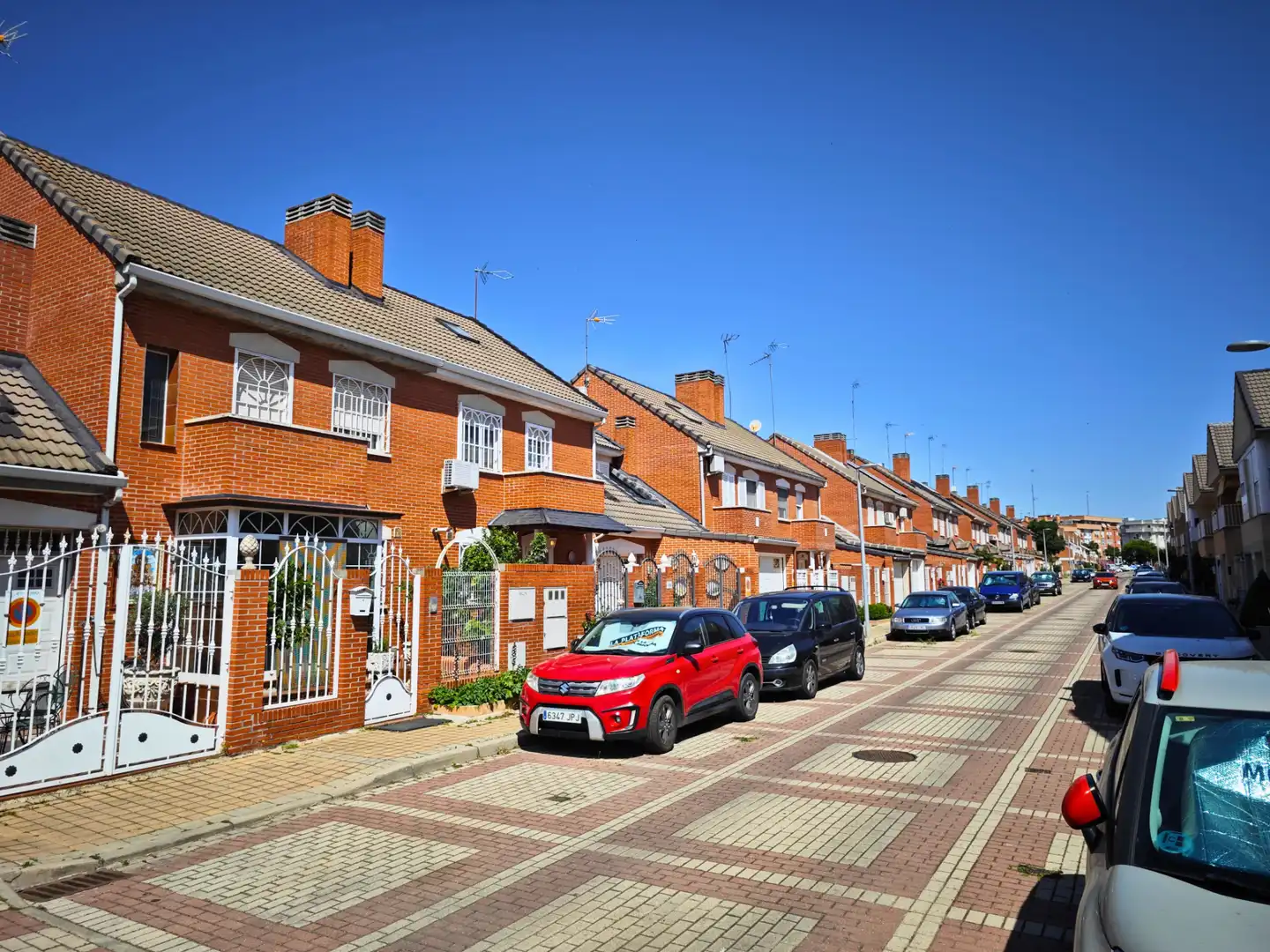 Exterior view of Detached homes for sale in Parla  with Air Conditioner, Heating and Private garden