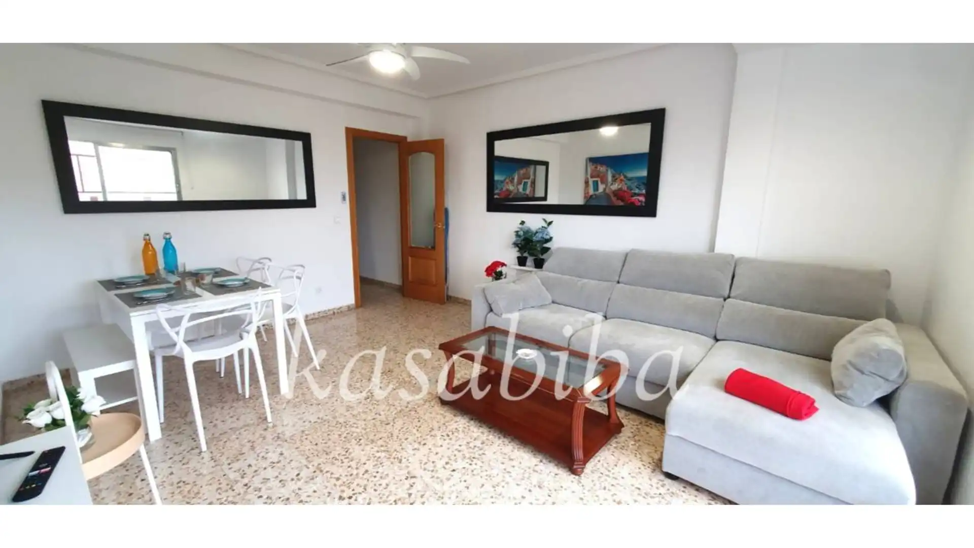 Dormitori de Pis de lloguer en  Valencia Capital amb Calefacció, Moblat i Balcó