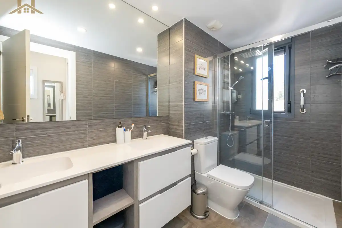 Badezimmer von Haus oder Chalet zum Verkauf in Colmenar Viejo mit Klimaanlage, Privatgarten und Terrasse