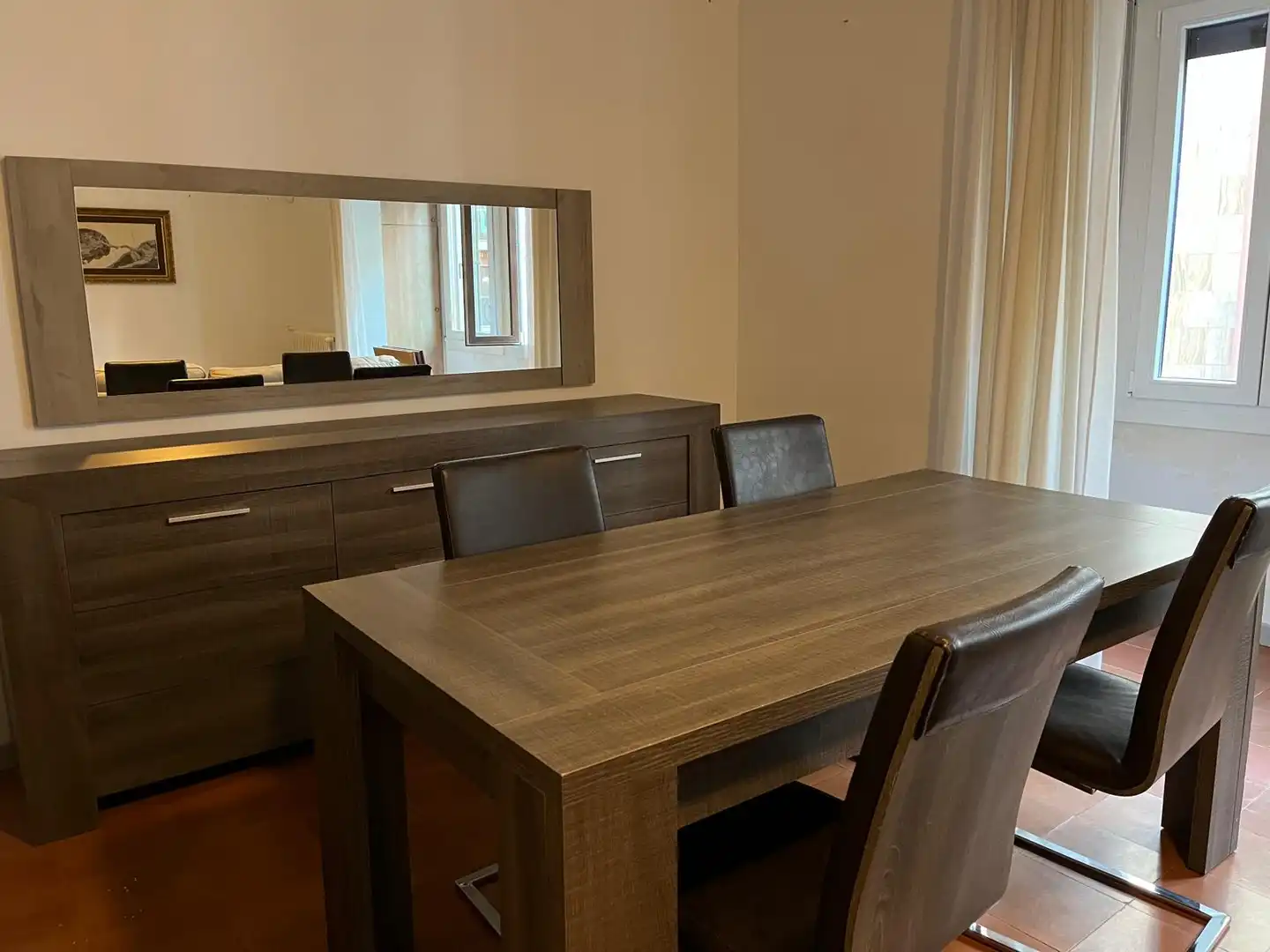 Comedor de Piso en venta en Figueres con Calefacción, Trastero y Horno