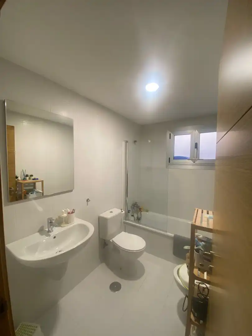 Bany de Apartament en venda en Viveiro amb Calefacció, Traster i Moblat