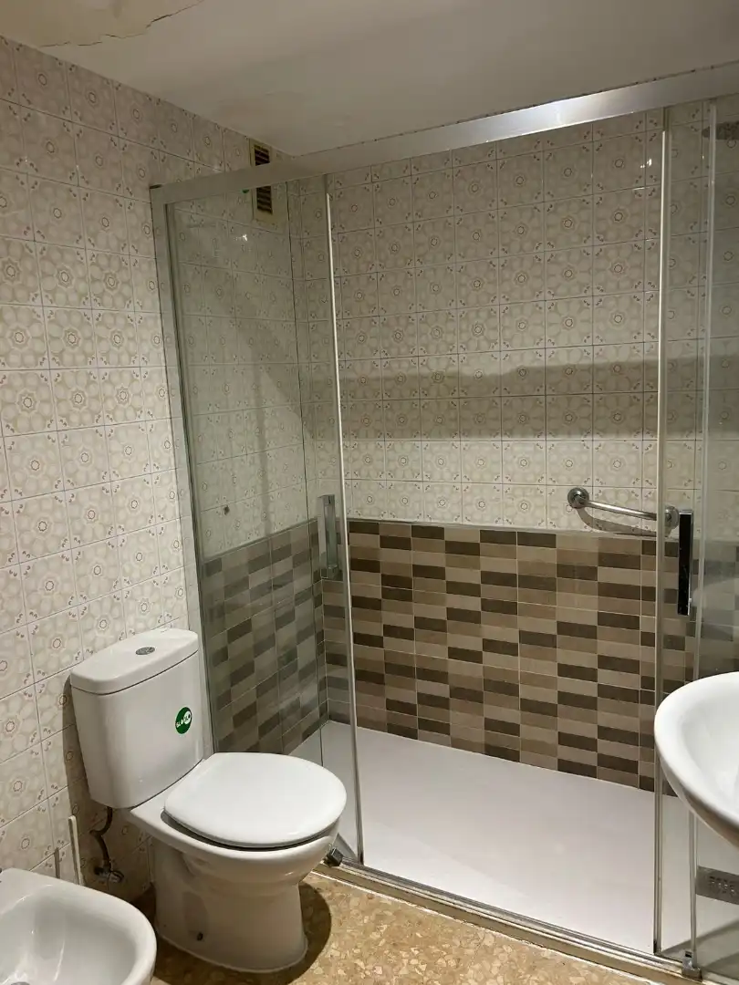 Bathroom of Flat for sale in Zaragoza  with Heating, Parquet flooring and Terrace
