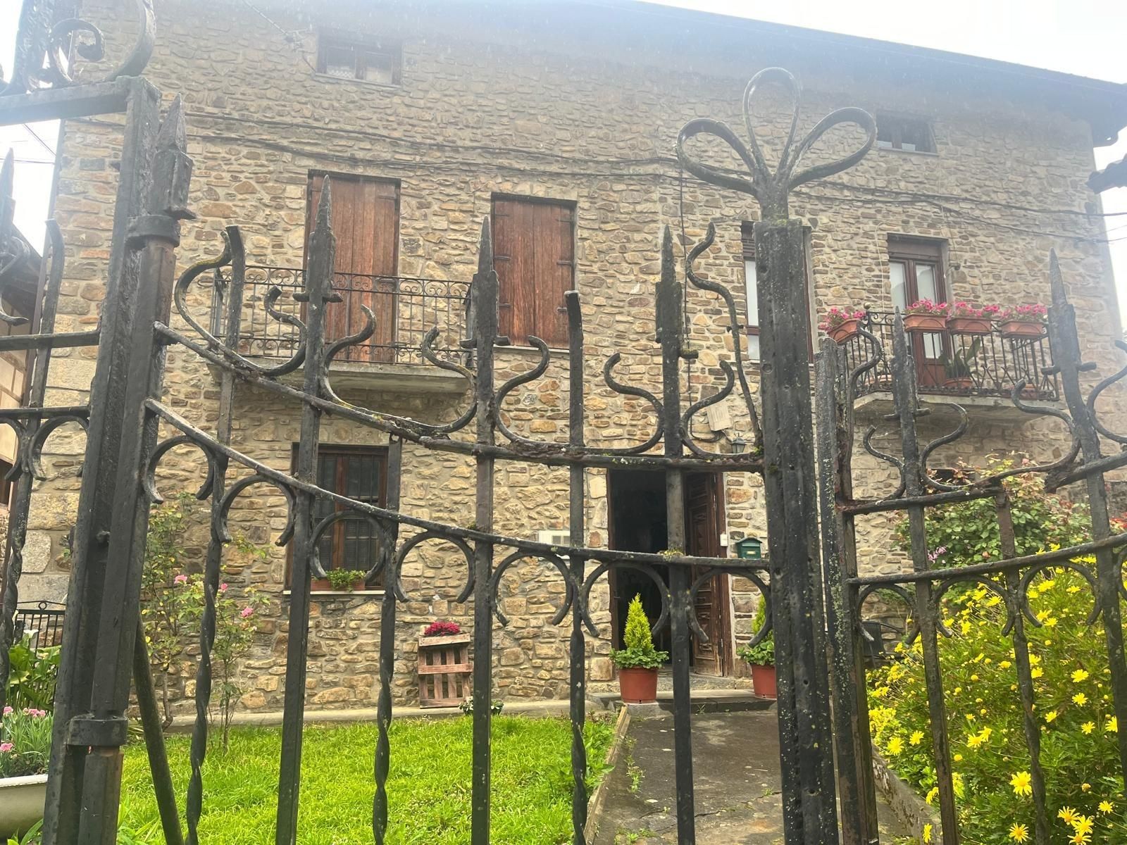 Exterior view of Single-family semi-detached for sale in Zeberio  with Private garden and Balcony