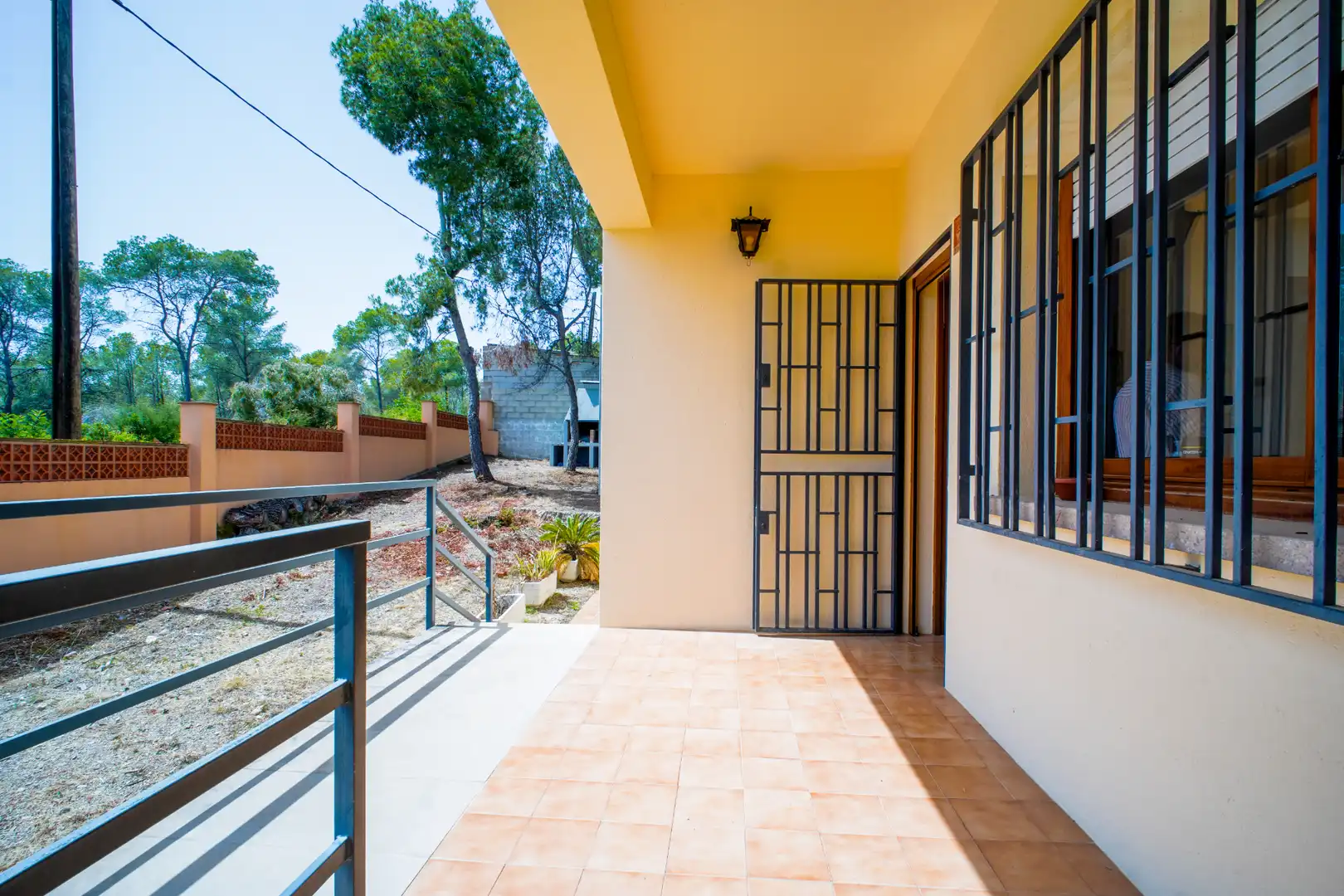 Vista exterior de Finca rústica en venta en Vilanova i la Geltrú con Jardín privado, Terraza y Balcón
