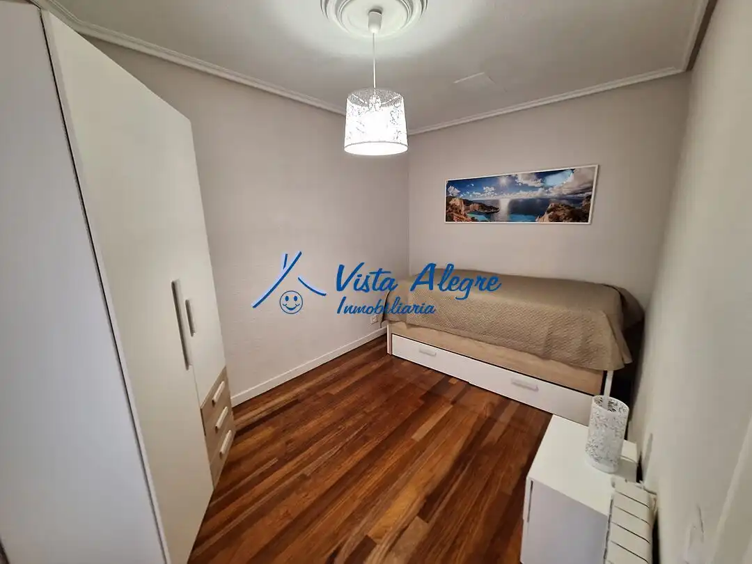 Apartamento en venta en Haro con Calefacción, Terraza y Amueblado