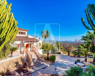 Vista exterior de Casa o xalet en venda en Calpe / Calp amb Aire condicionat, Terrassa i Piscina