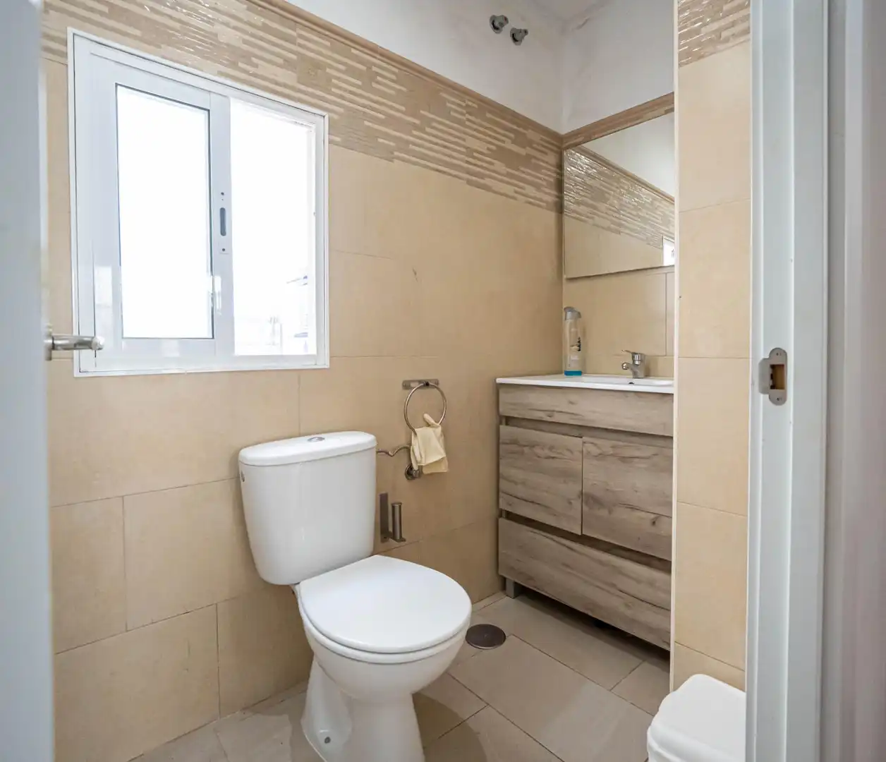 Baño de Planta baja en venta en Carmona con Aire acondicionado y Calefacción