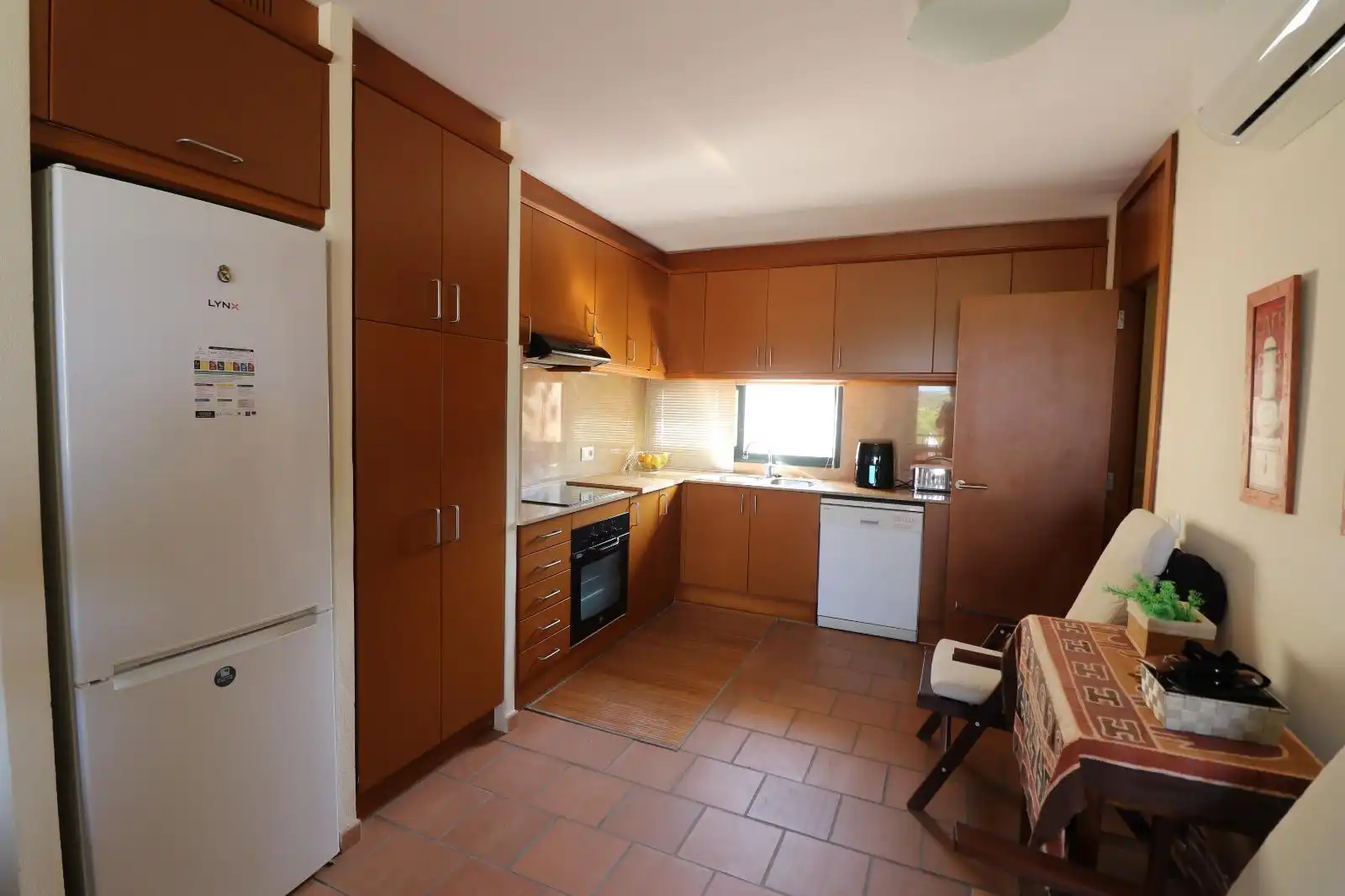 Küche von Einfamilien-Reihenhaus zum Verkauf in Maó - Mahón mit Klimaanlage, Privatgarten und Terrasse