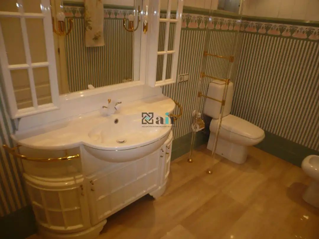 Baño de Casa o chalet en venta en  Logroño con Calefacción, Terraza y Trastero