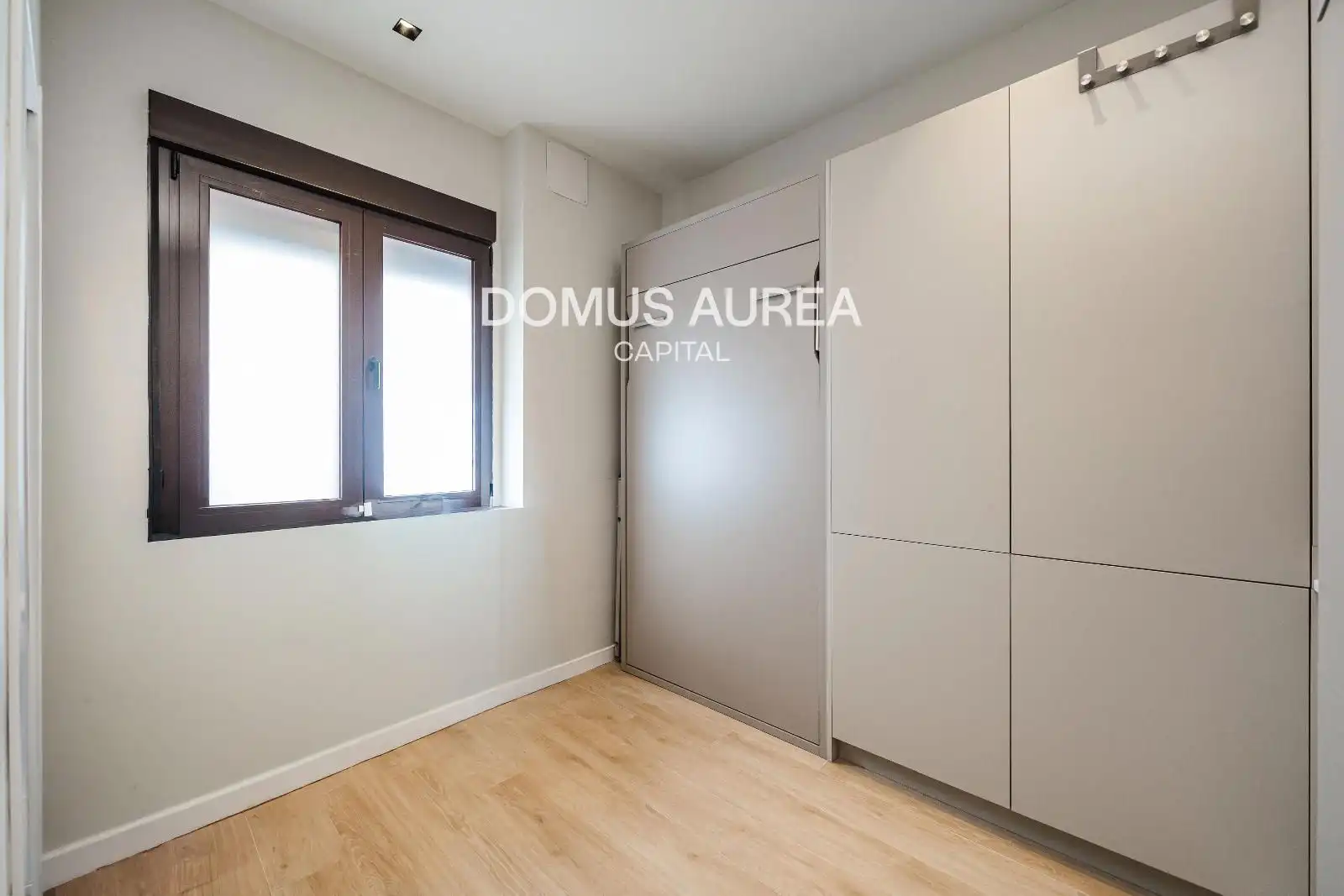 Bedroom of Flat for rent in Madrid  with Air Conditioner, Storage room and Furnished