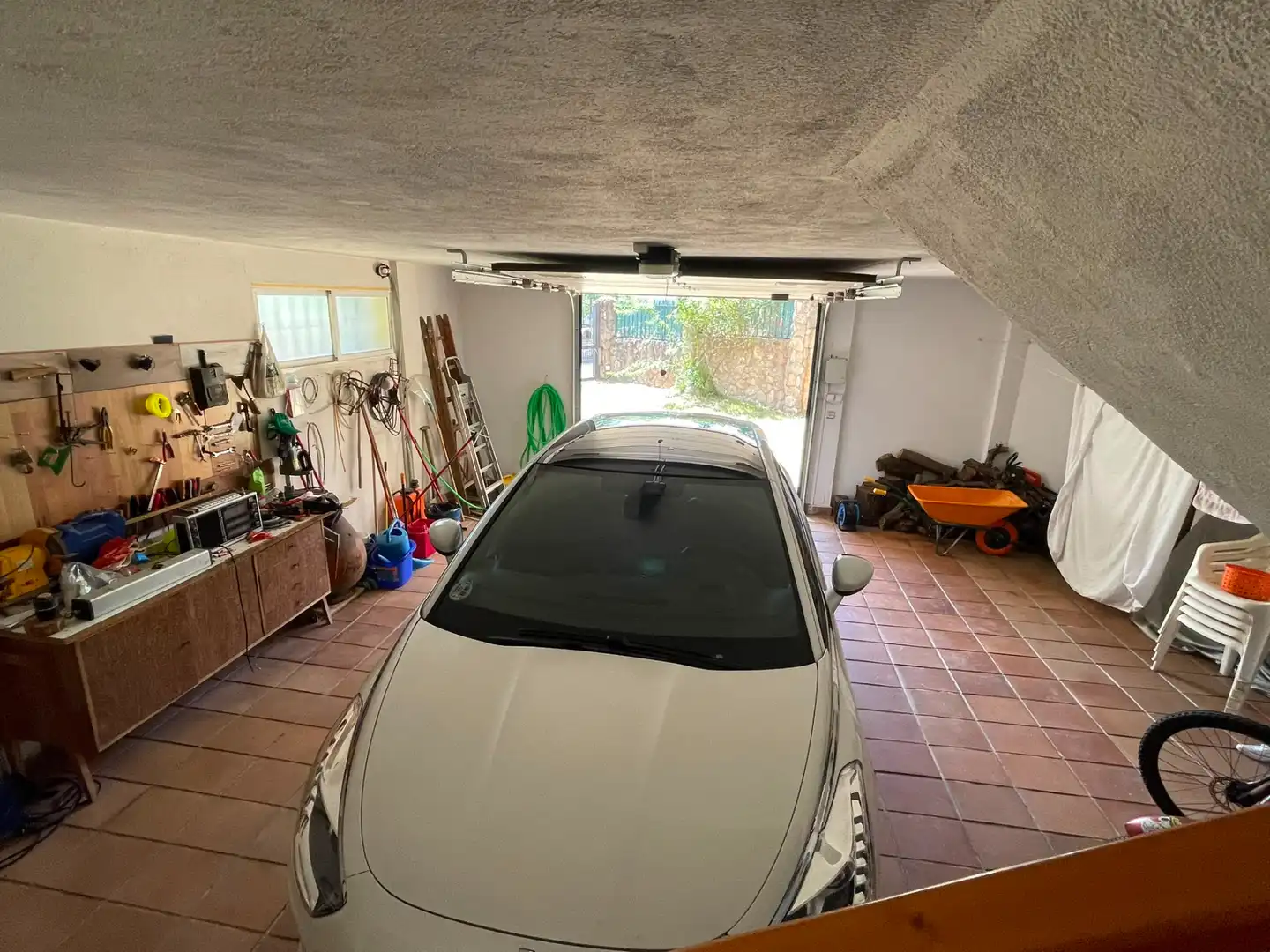 Aparcament de Casa o xalet en venda en Plasencia amb Aire condicionat, Calefacció i Jardí privat