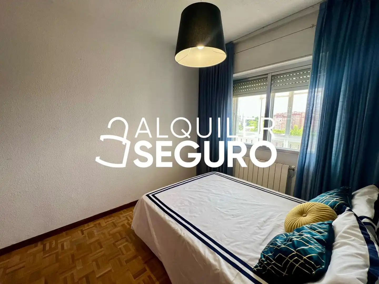 Schlafzimmer von Wohnung zur Miete in Madrid mit Klimaanlage, Heizung und Terrasse