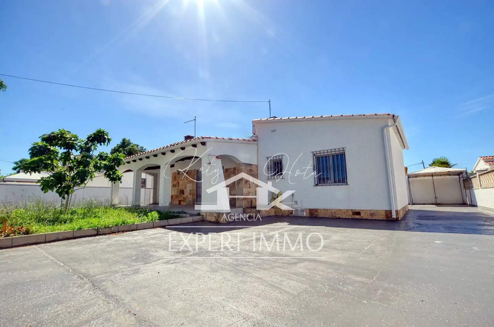Vista exterior de Casa o chalet en venta en Empuriabrava con Calefacción, Jardín privado y Terraza
