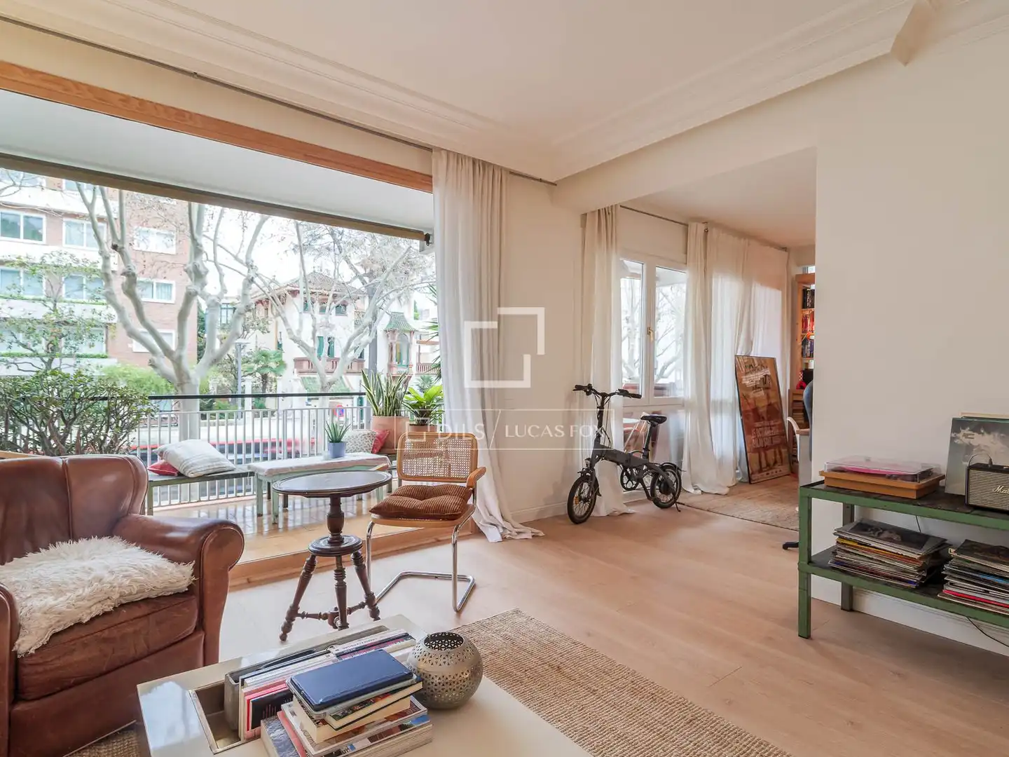 Vista exterior de Piso en venta en Barcelona con Aire acondicionado, Calefacción y Terraza