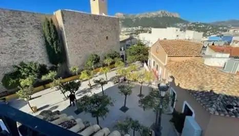 Vista exterior de Casa adosada en venda en Calpe / Calp amb Aire condicionat, Jardí privat i Terrassa