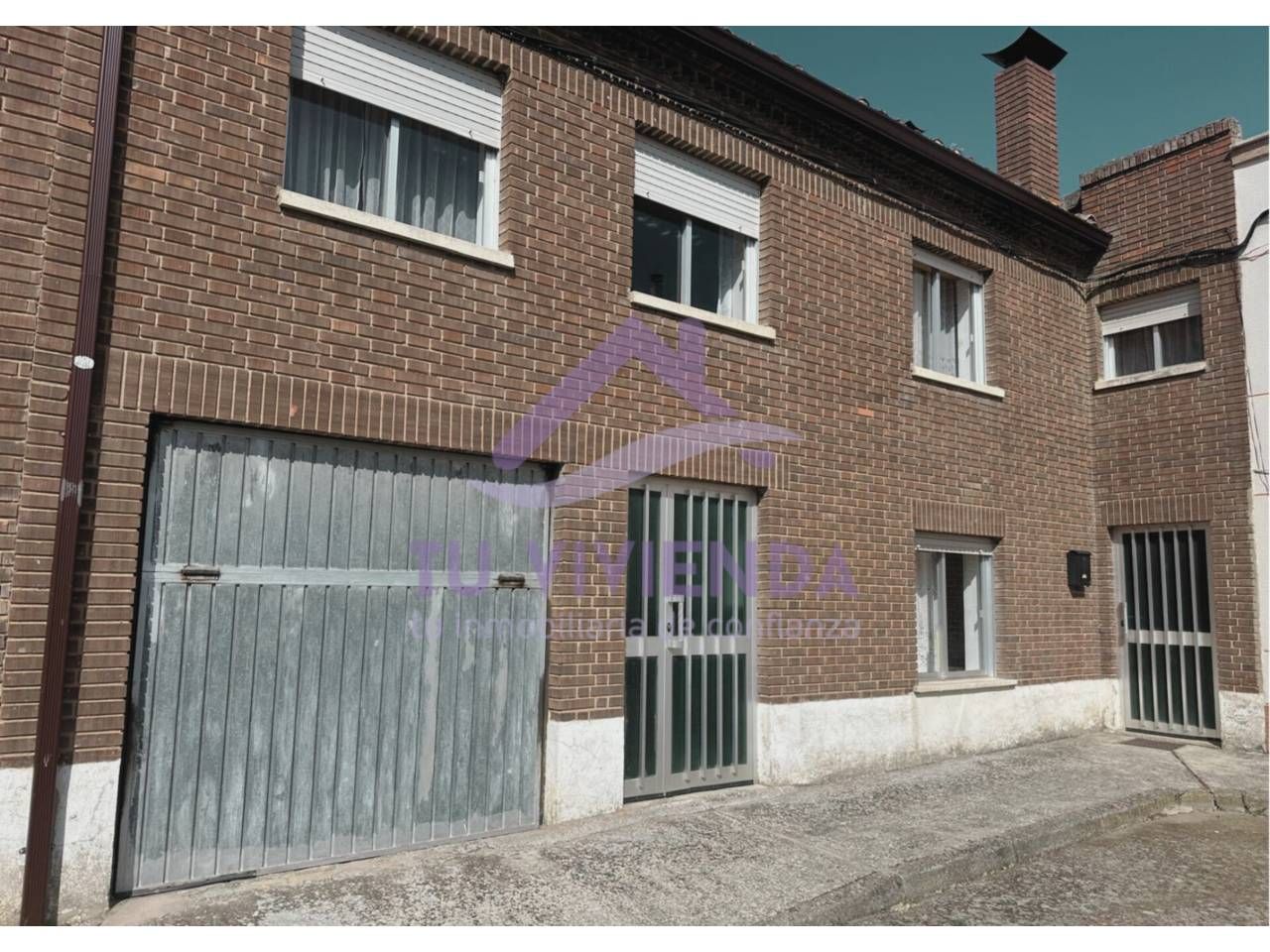Exterior view of House or chalet for sale in Loma de Ucieza