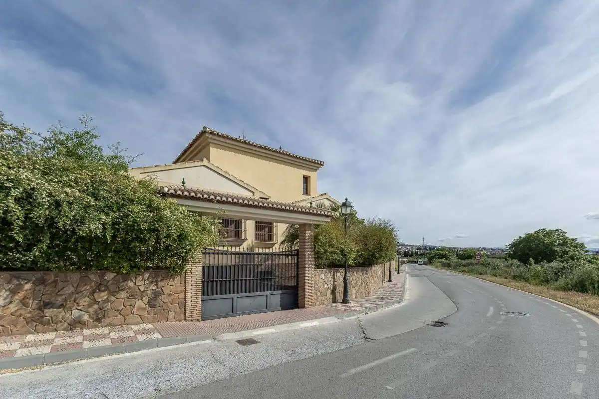 Vista exterior de Casa o chalet en venta en Cájar con Calefacción, Jardín privado y Terraza