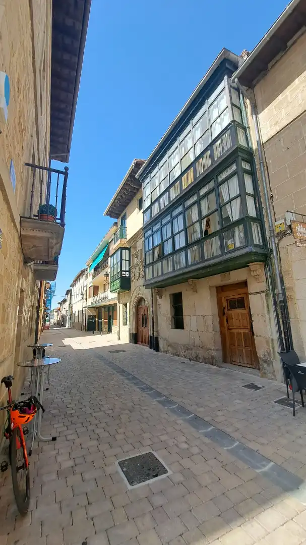 Vista exterior de Piso en venta en La Puebla de Arganzón  con Jardín privado, Terraza y Balcón