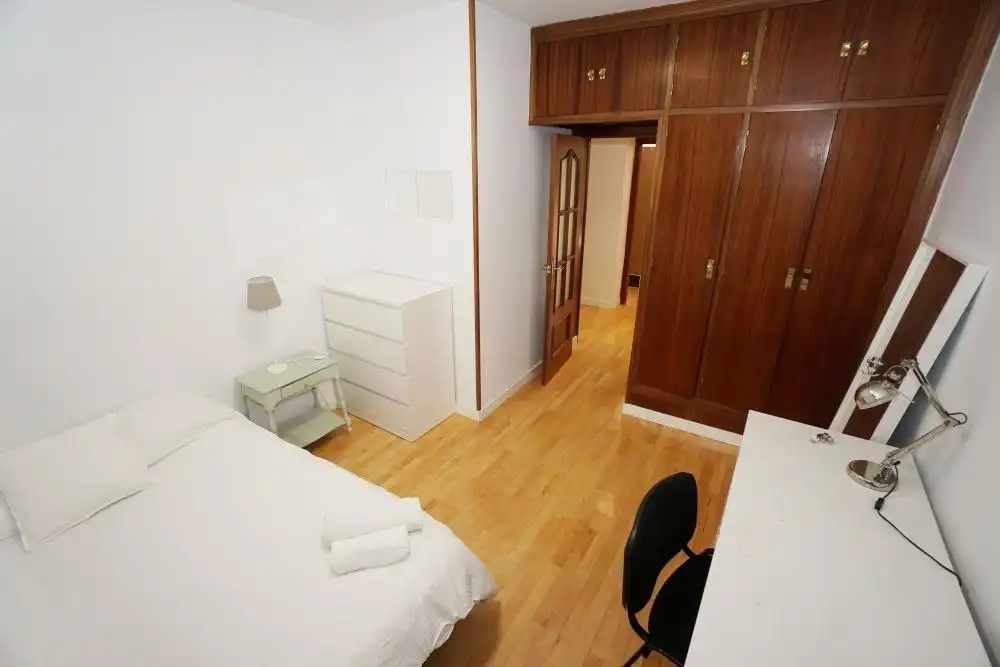 Habitación de Piso de alquiler en Madrid con Calefacción y Amueblado