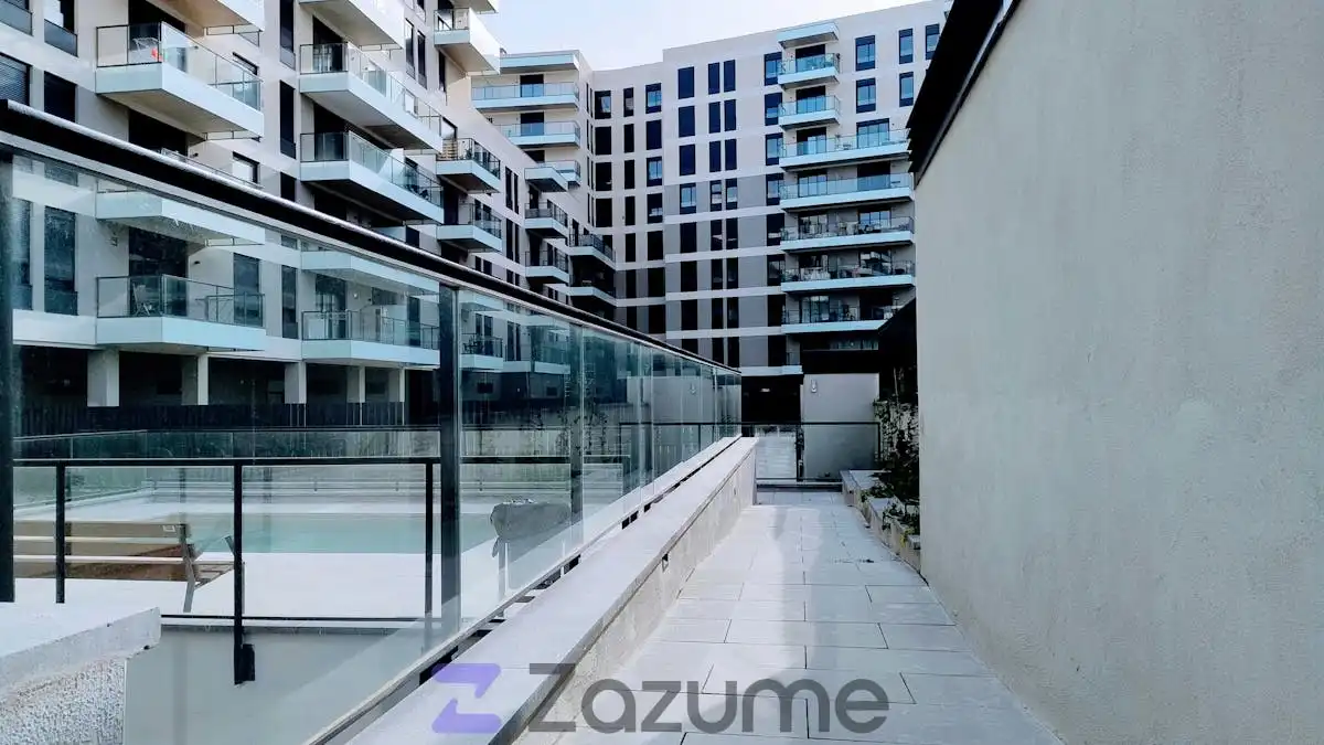 Piso con terraza en alquiler en Carrer del Plom, imagen 2