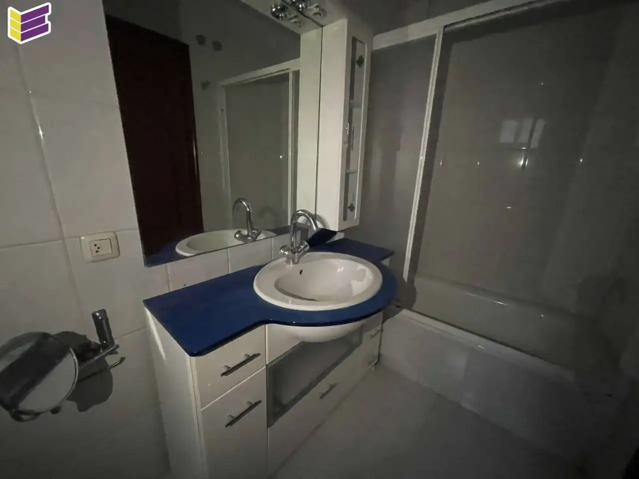 Bathroom of Flat for sale in Vigo   with Heating, Parquet flooring and Terrace