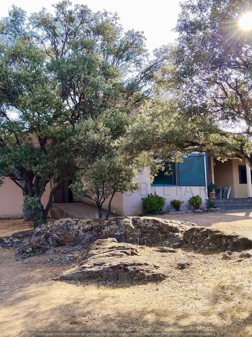 Vista exterior de Casa o xalet en venda en Navas de Riofrío amb Calefacció, Jardí privat i Traster
