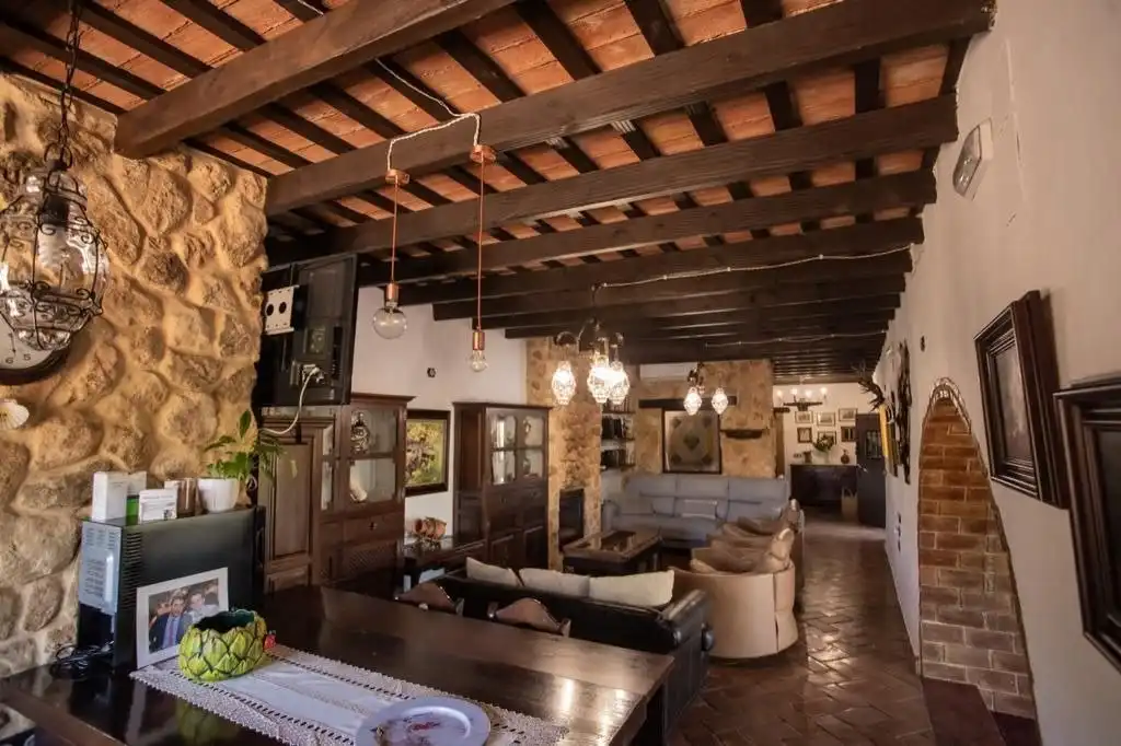 Sala d'estar de Finca rústica en venda en Arcos de la Frontera amb Calefacció, Terrassa i Traster