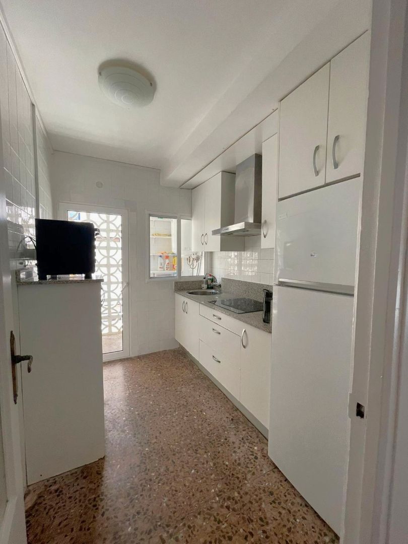 Cuina de Pis per a compartir en  Murcia Capital amb Moblat, Forn i Rentadora