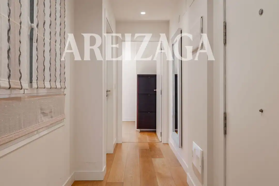 Apartament en venda en Donostia - San Sebastián  amb Calefacció, Terrassa i Traster