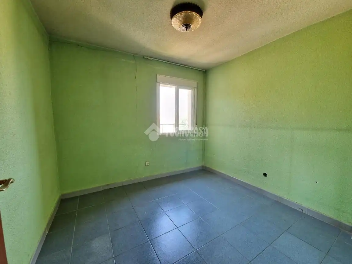 Habitación de Piso en venta en Madrid con Calefacción y Balcón