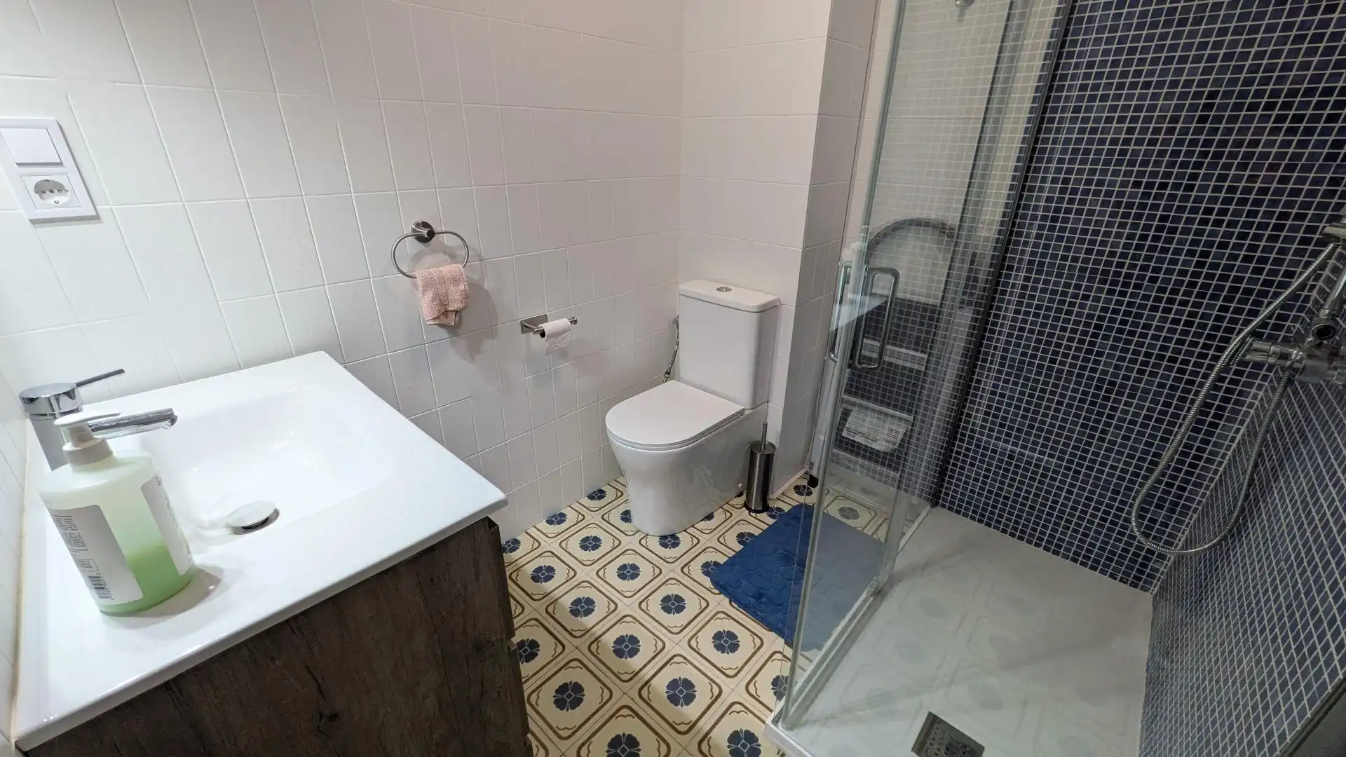 Badezimmer von Wohnung zur Miete in Santander mit Heizung, Terrasse und Möbliert