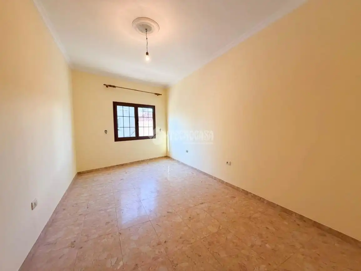 Habitación de Casa adosada en venta en Ingenio con Terraza y Balcón