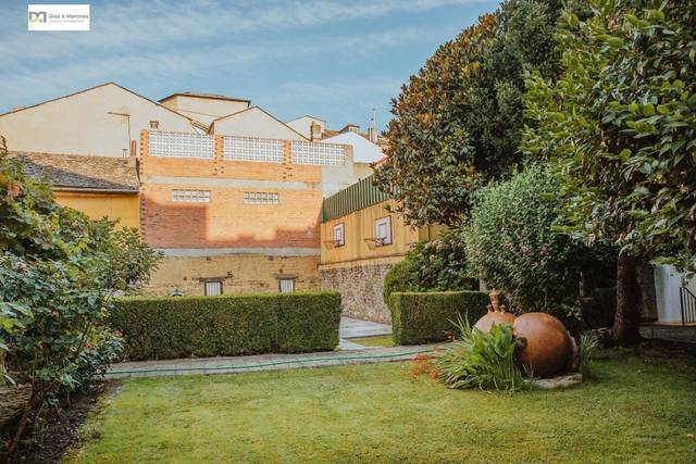 Casa-chalet en Venta en Cacabelos