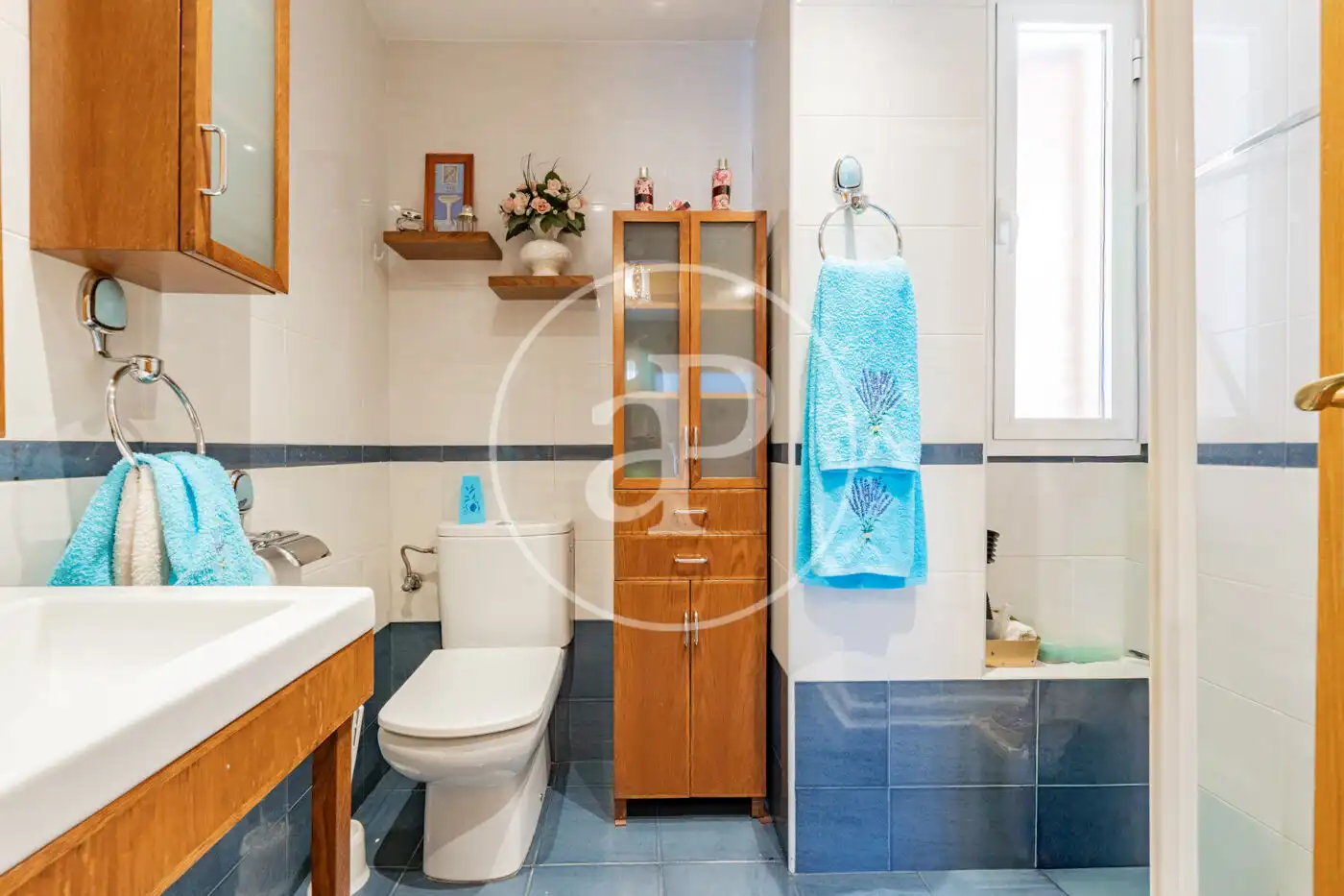 Baño de Piso en venta en Madrid con Aire acondicionado, Calefacción y Jardín privado