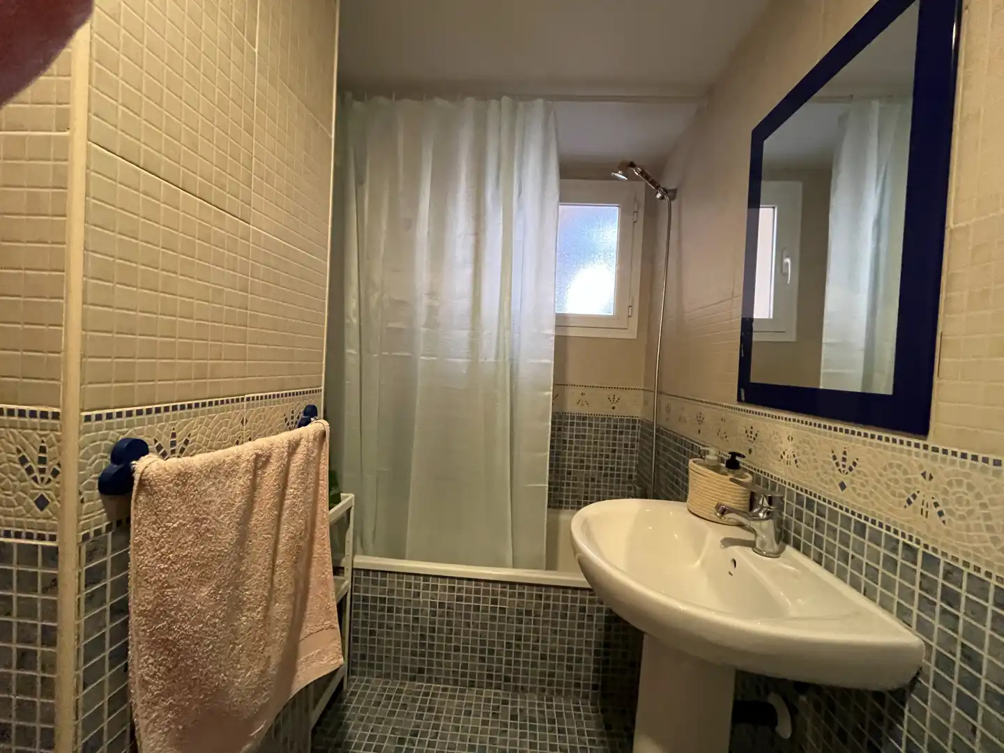 Bathroom of Flat for sale in Torrejón de Ardoz  with Air Conditioner, Heating and Private garden