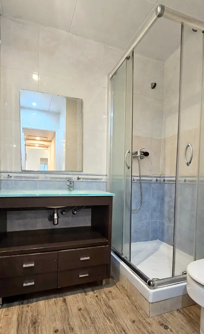 Badezimmer von Wohnung zur Miete in Nou Barris